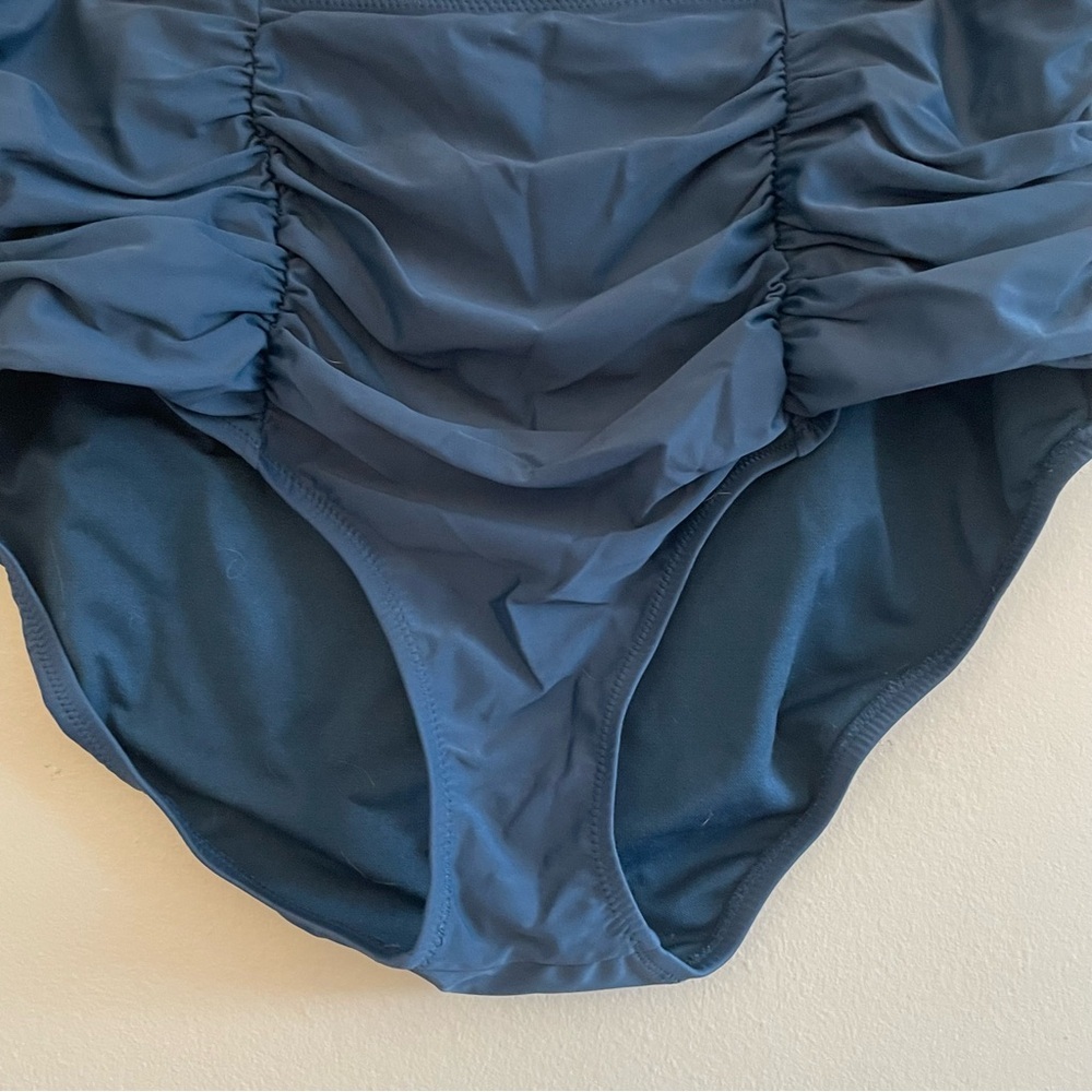 Raisins High-Waisted Ruched Bikini Bottom – Navy Plus Size 20 EUC - Picture 7 of 16